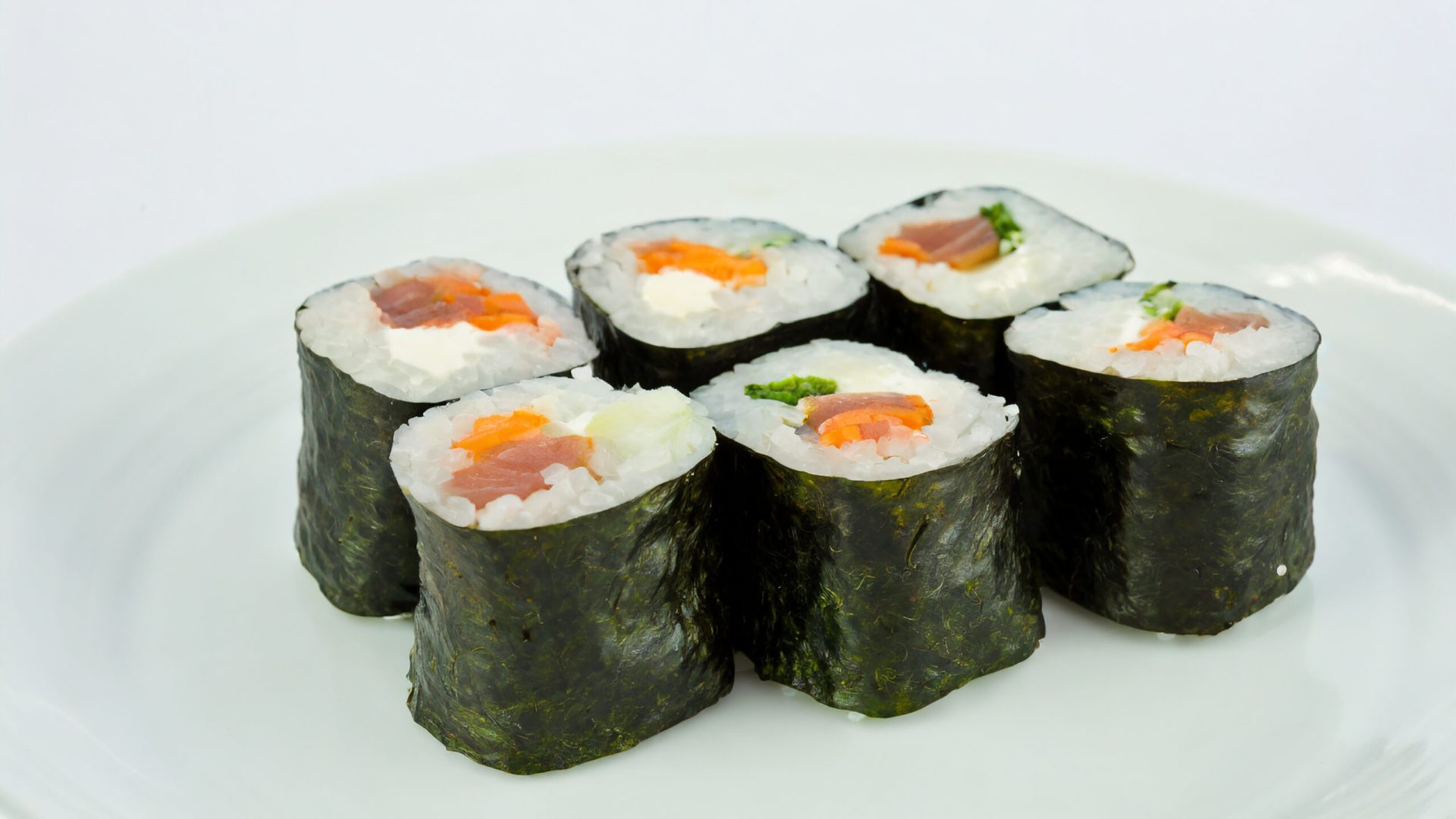 maki-sushi-isolated-white